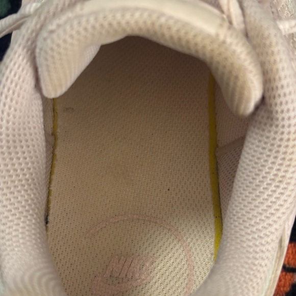 Nike Women's Air Max AP Tennis Shoe - Picture 6 of 9